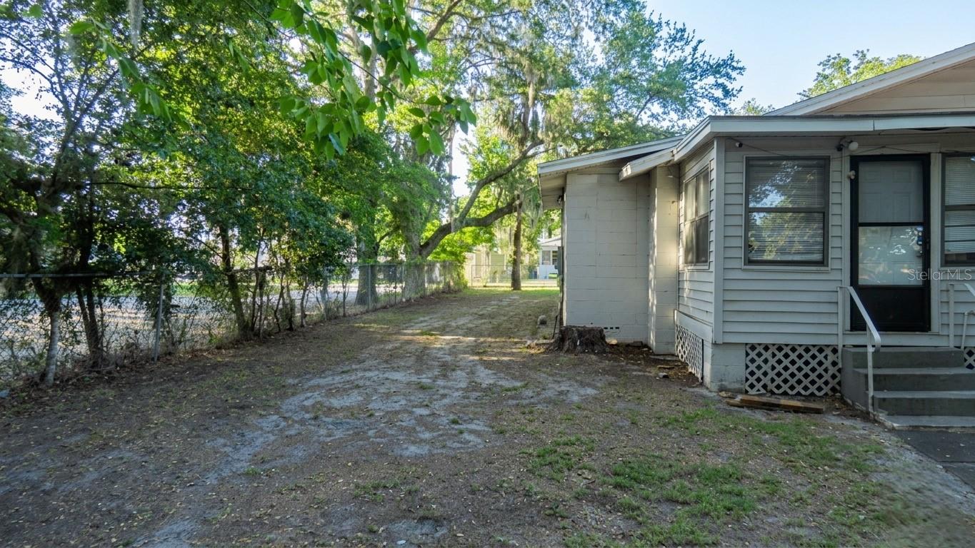 1021 MCNAMEE ST, LEESBURG, FL, 34748