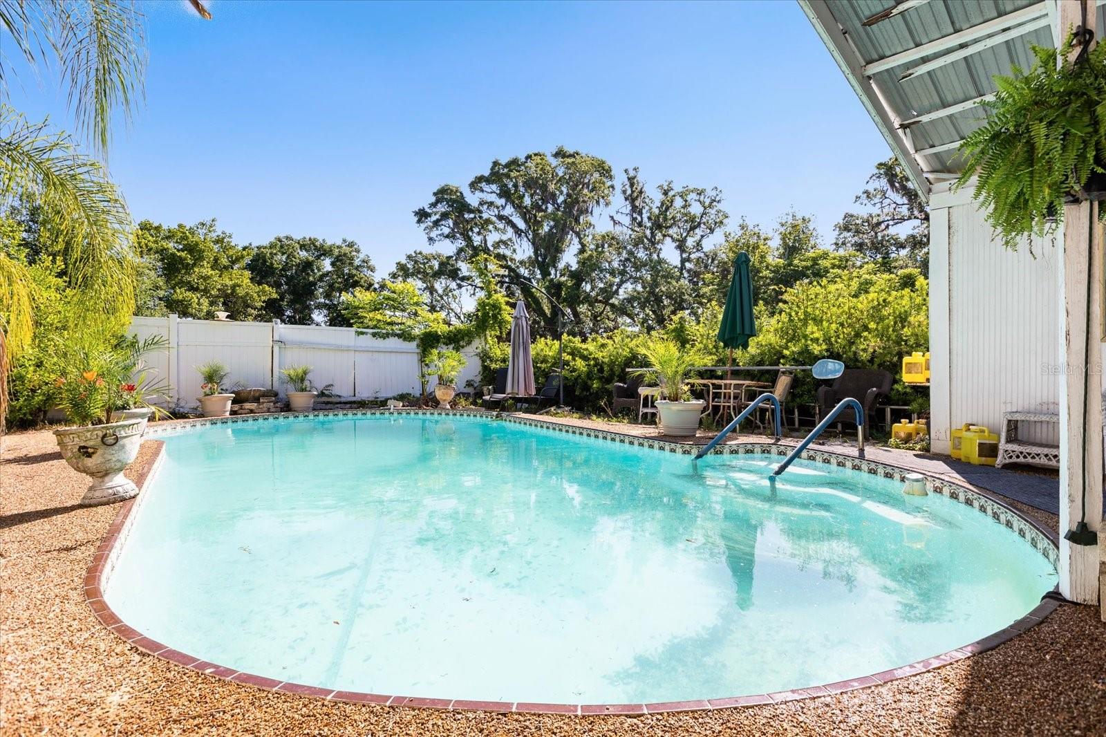 1505 E CROOKED LAKE DR, EUSTIS, FL, 32726