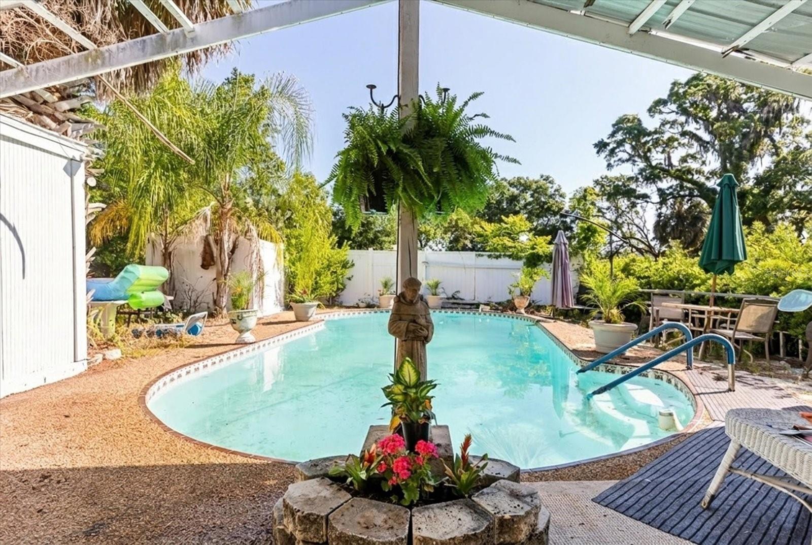 1505 E CROOKED LAKE DR, EUSTIS, FL, 32726