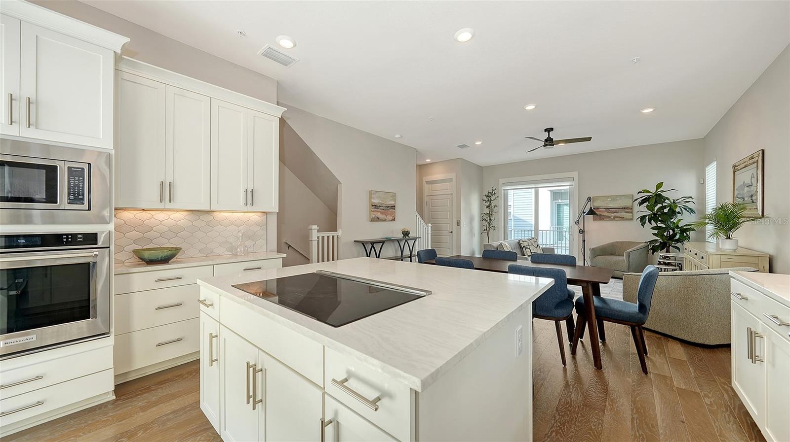 512 LAUREL PARK DR, SARASOTA, FL, 34236