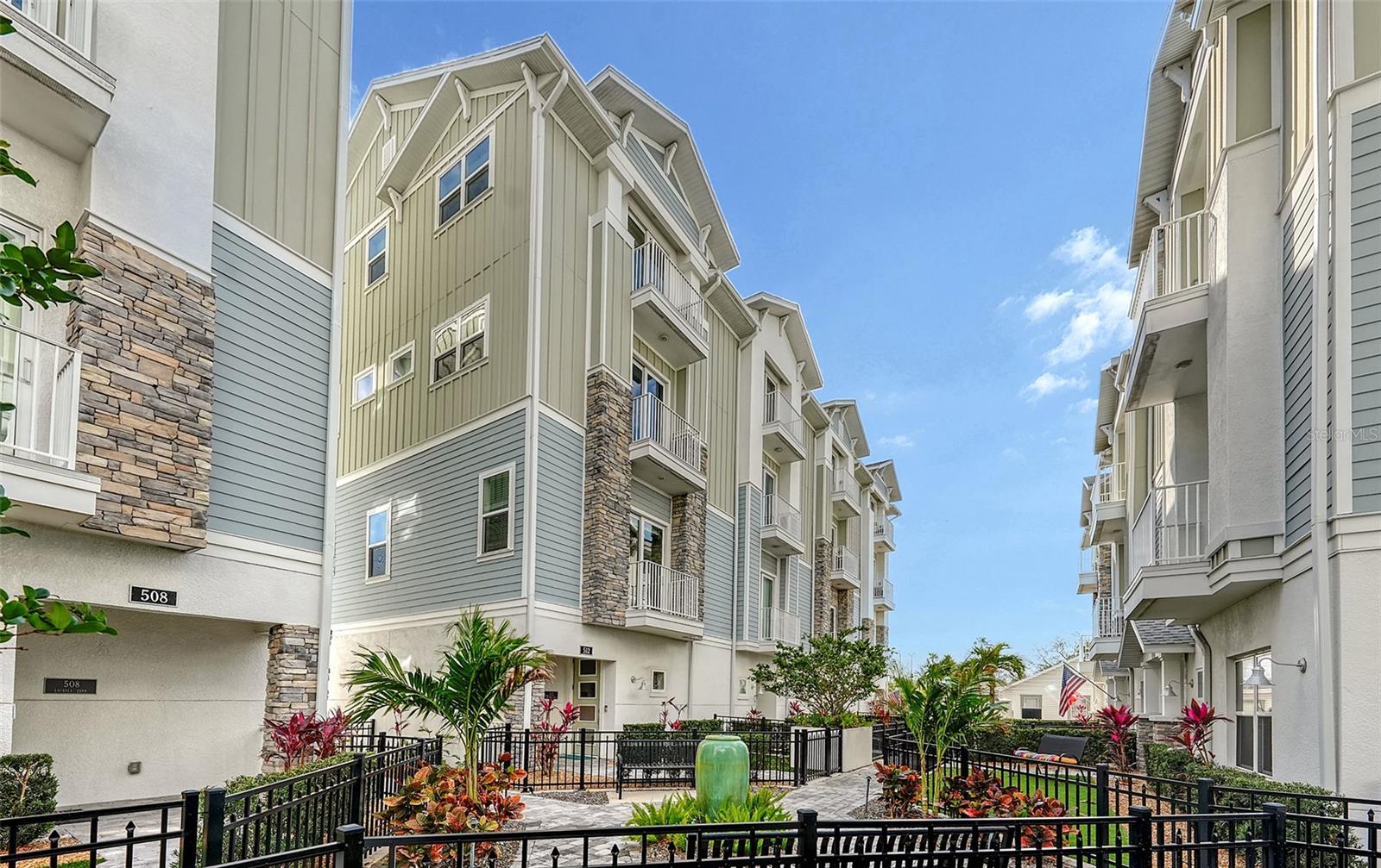 512 LAUREL PARK DR, SARASOTA, FL, 34236