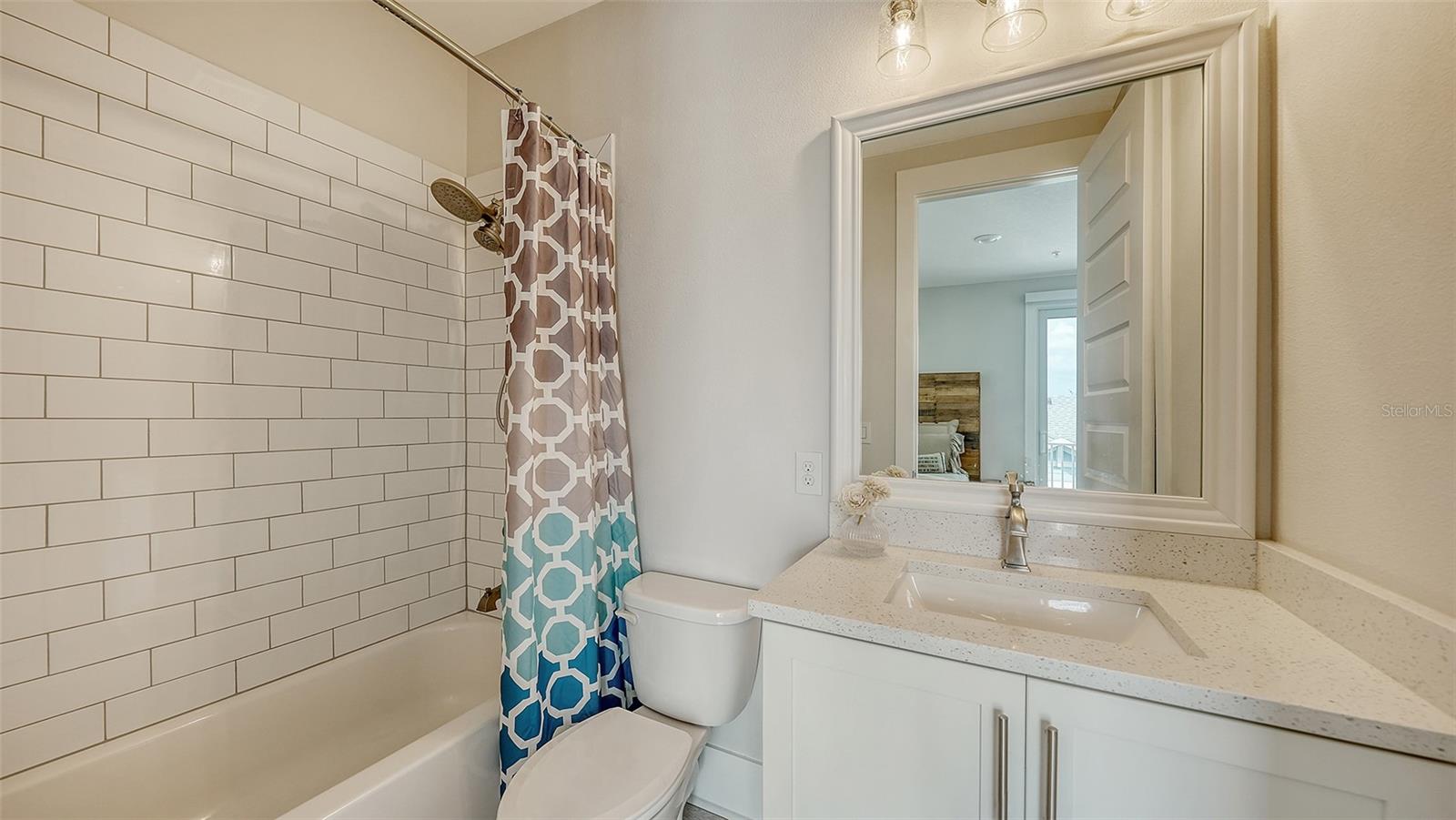 512 LAUREL PARK DR, SARASOTA, FL, 34236