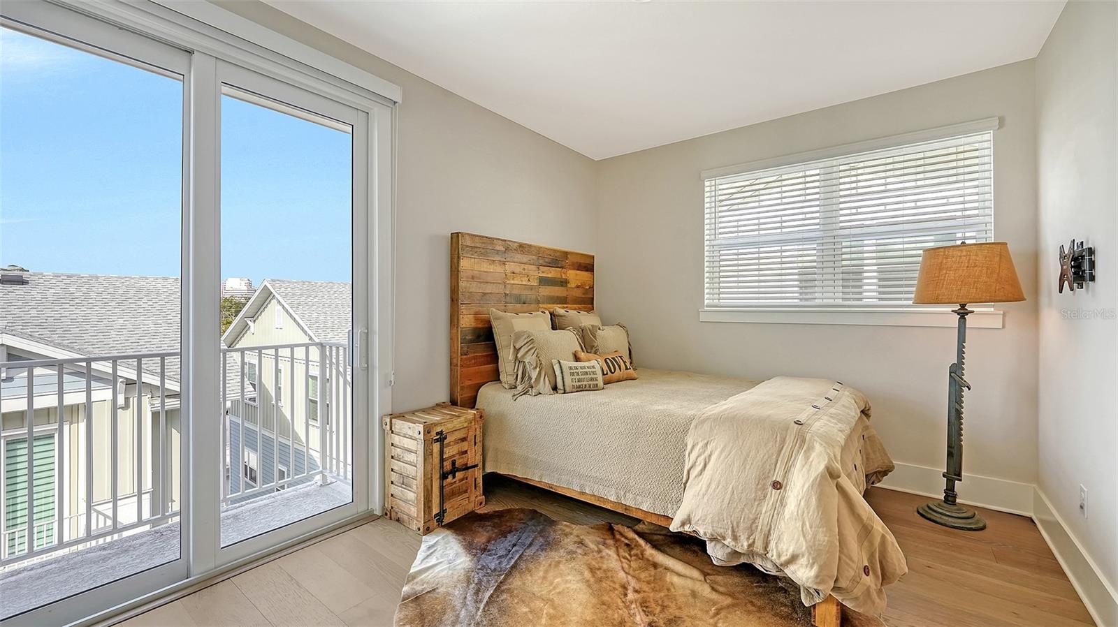 512 LAUREL PARK DR, SARASOTA, FL, 34236