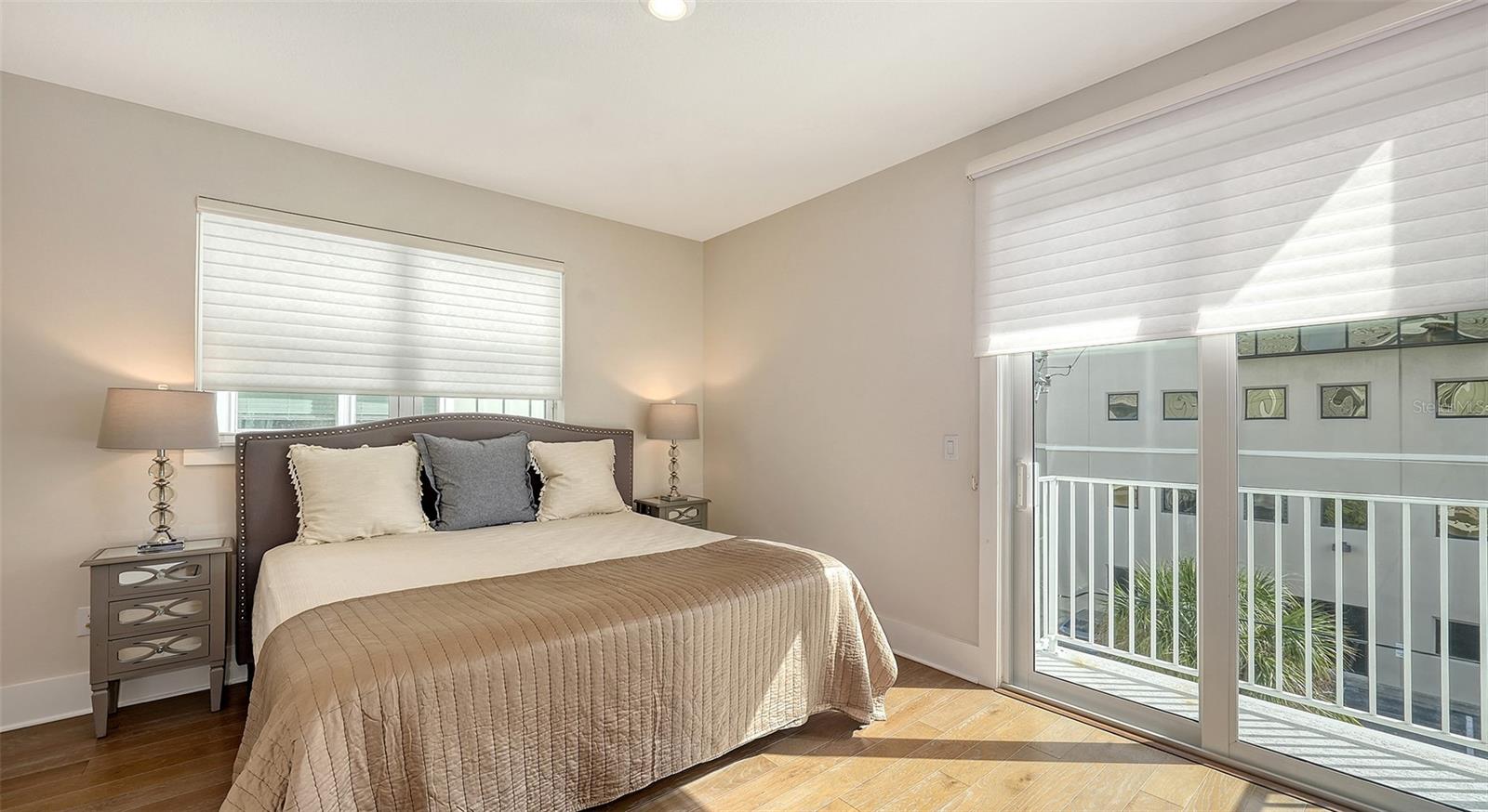 512 LAUREL PARK DR, SARASOTA, FL, 34236