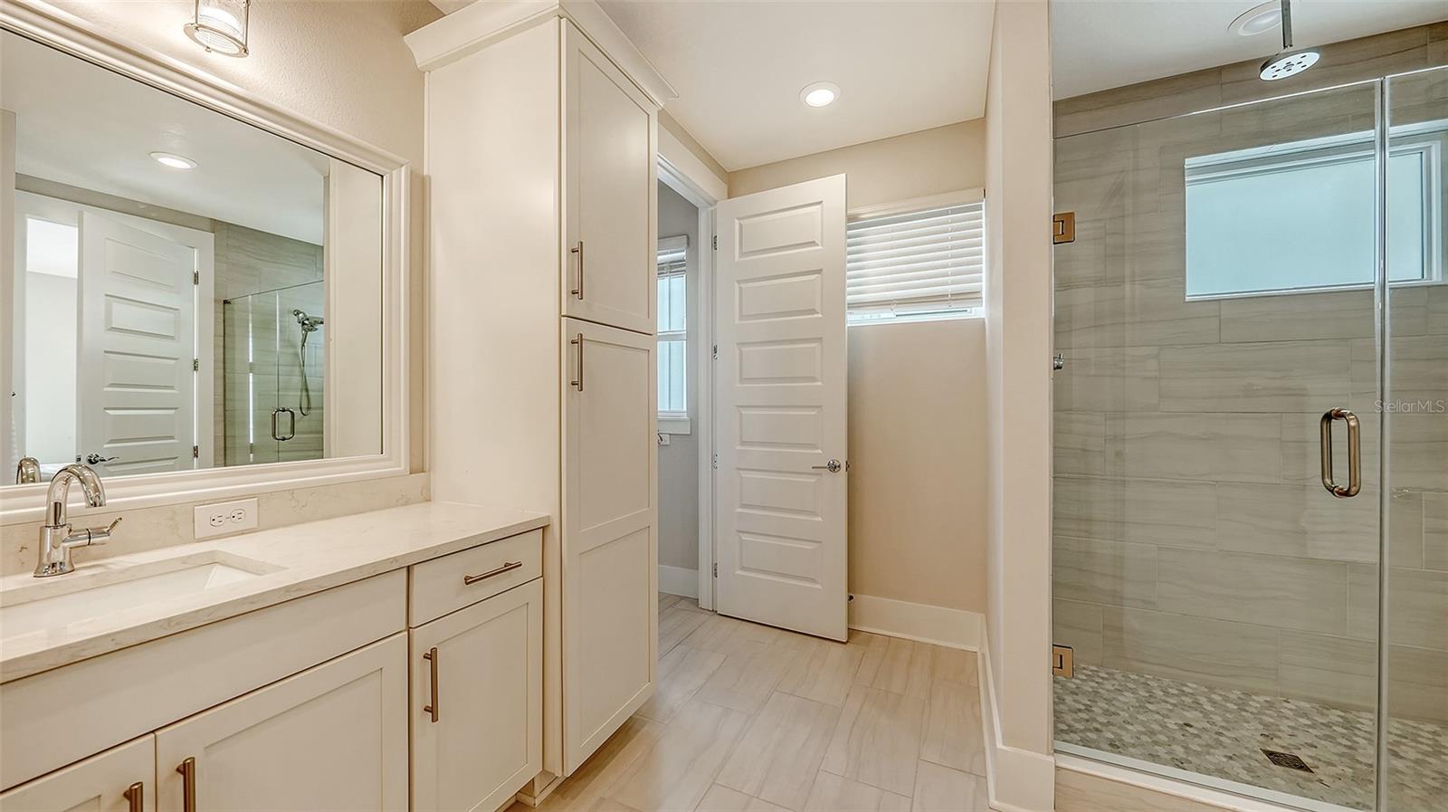 512 LAUREL PARK DR, SARASOTA, FL, 34236