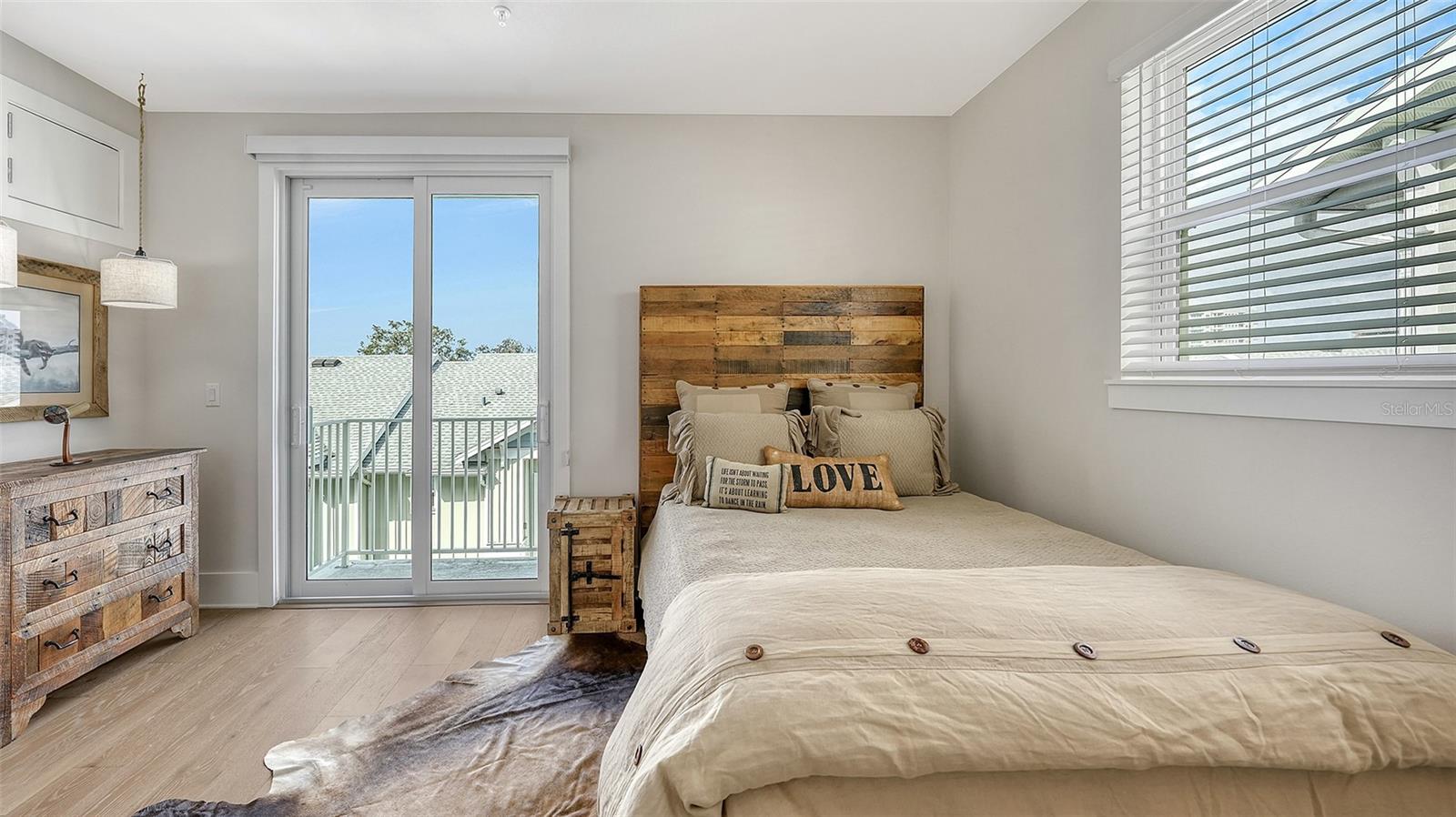 512 LAUREL PARK DR, SARASOTA, FL, 34236