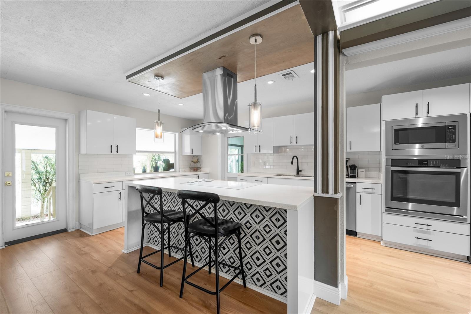 1502 W MEADOWBROOK AVE, TAMPA, FL, 33612