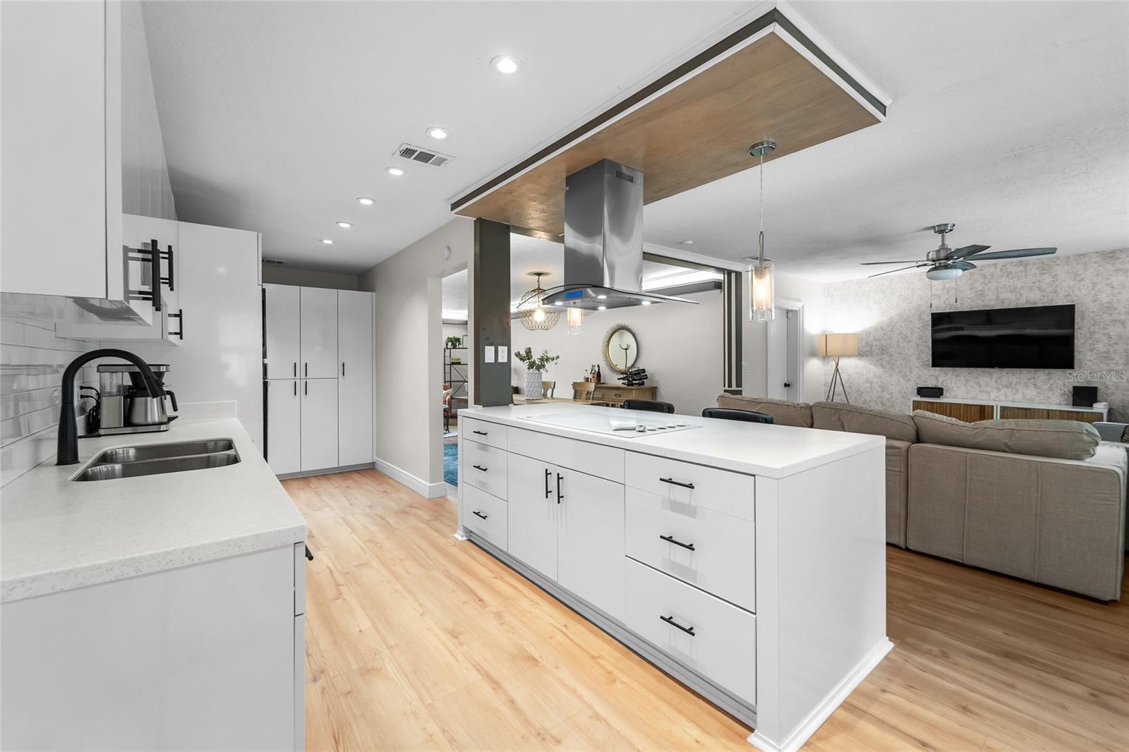 1502 W MEADOWBROOK AVE, TAMPA, FL, 33612