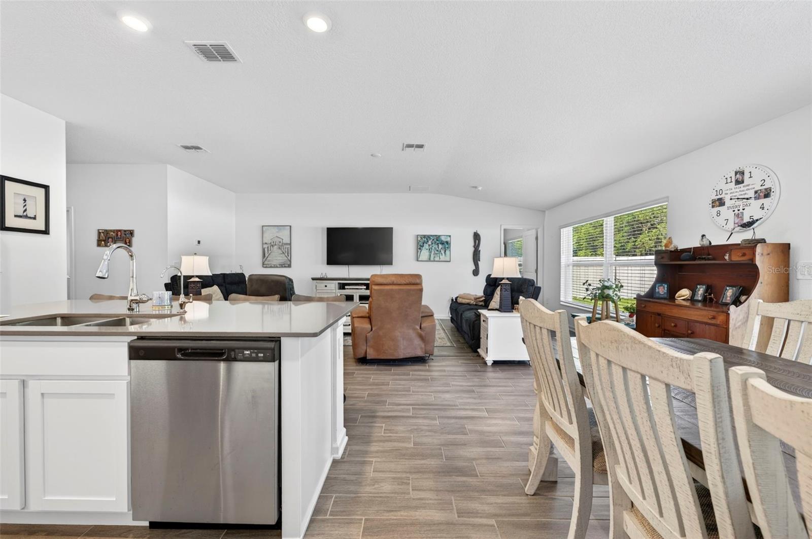 1018 PEACH CREEK DR, OSTEEN, FL, 32764