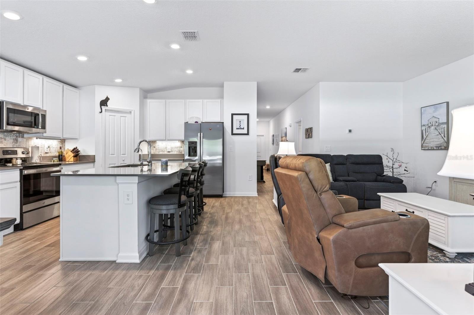 1018 PEACH CREEK DR, OSTEEN, FL, 32764