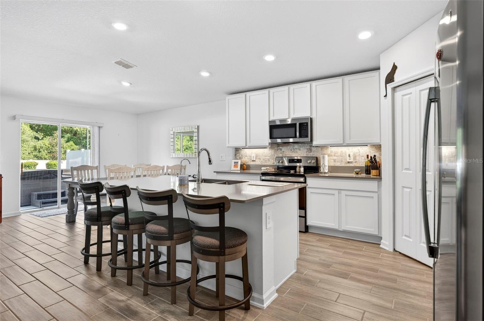 1018 PEACH CREEK DR, OSTEEN, FL, 32764