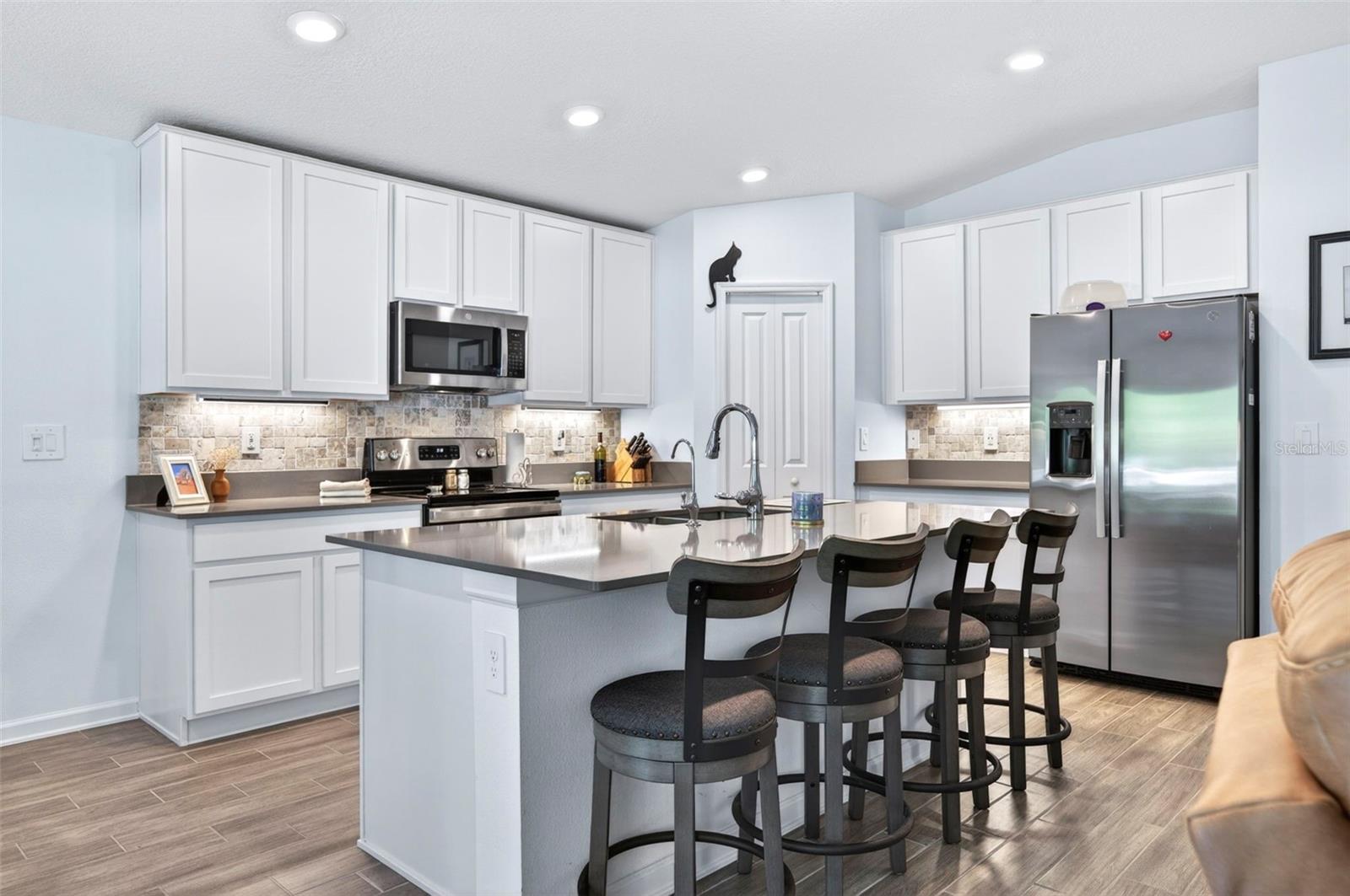 1018 PEACH CREEK DR, OSTEEN, FL, 32764