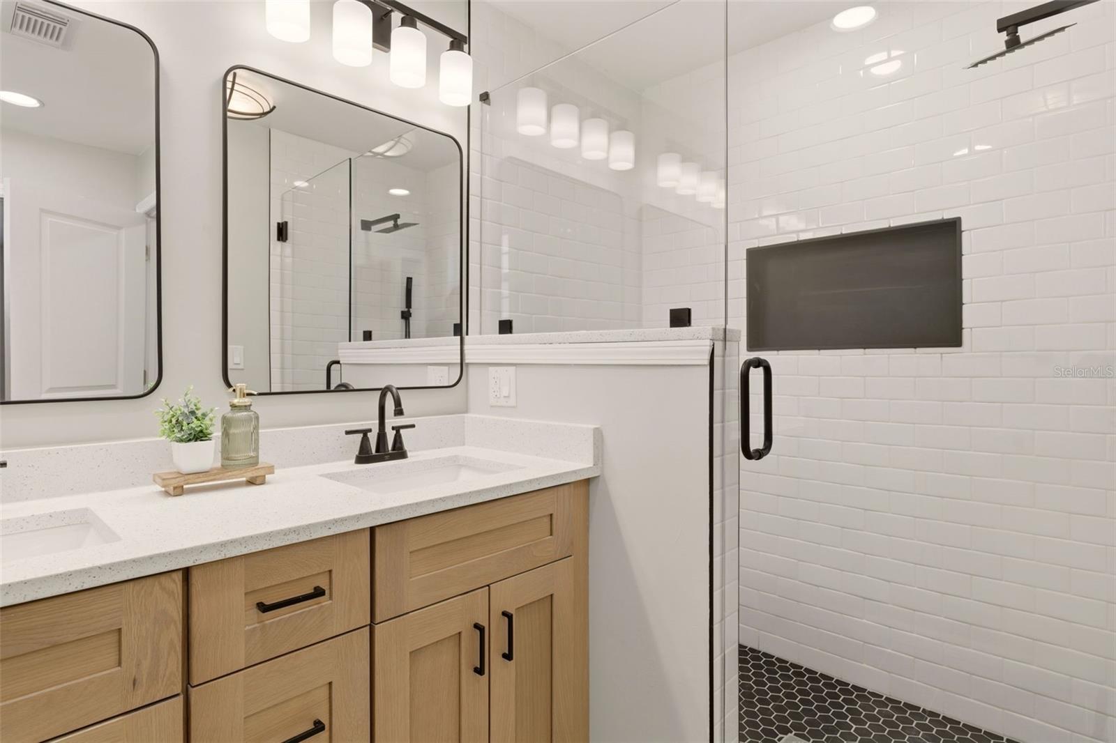 2362 GREENBRIER ST, DELTONA, FL, 32738