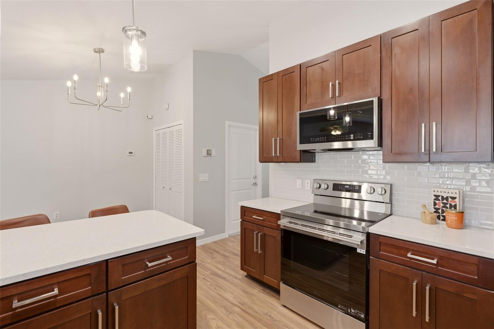 2362 GREENBRIER ST, DELTONA, FL, 32738