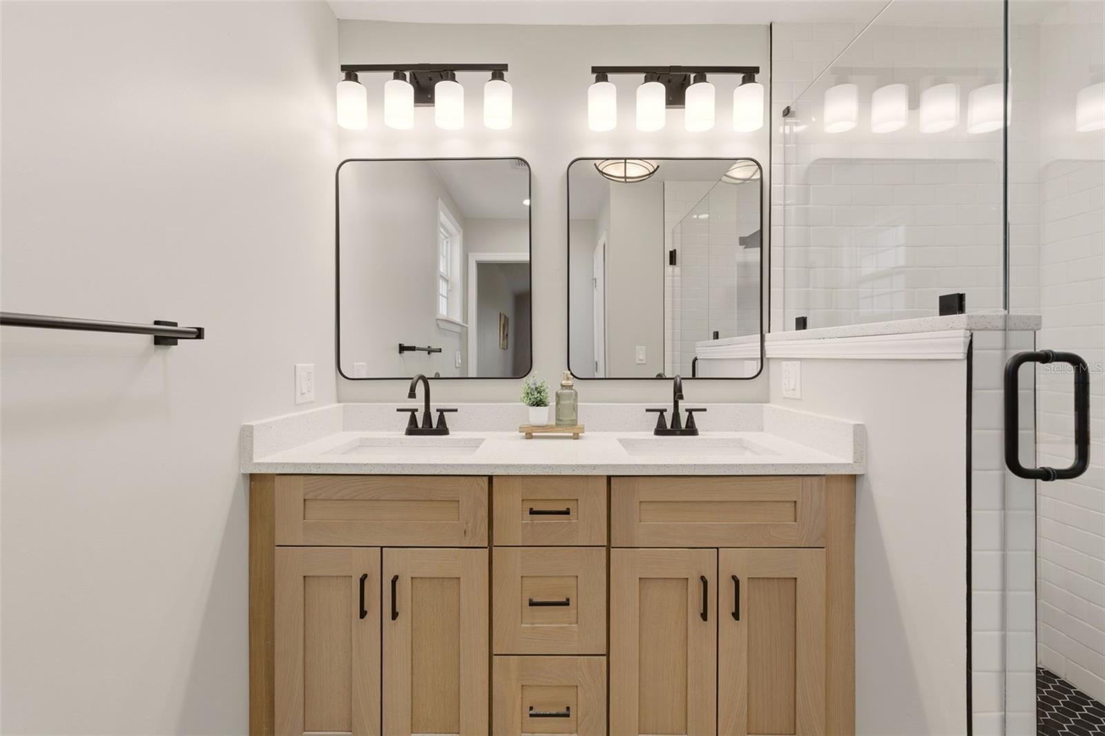 2362 GREENBRIER ST, DELTONA, FL, 32738