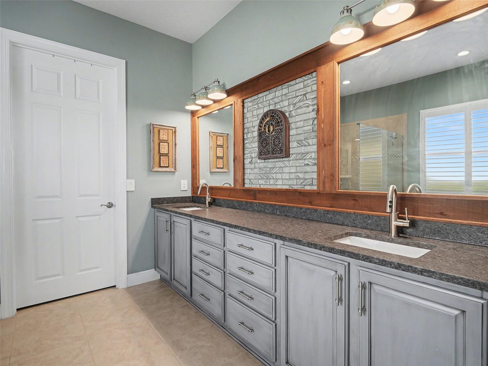 1018 OVERLOOK CT, BRADENTON, FL, 34208