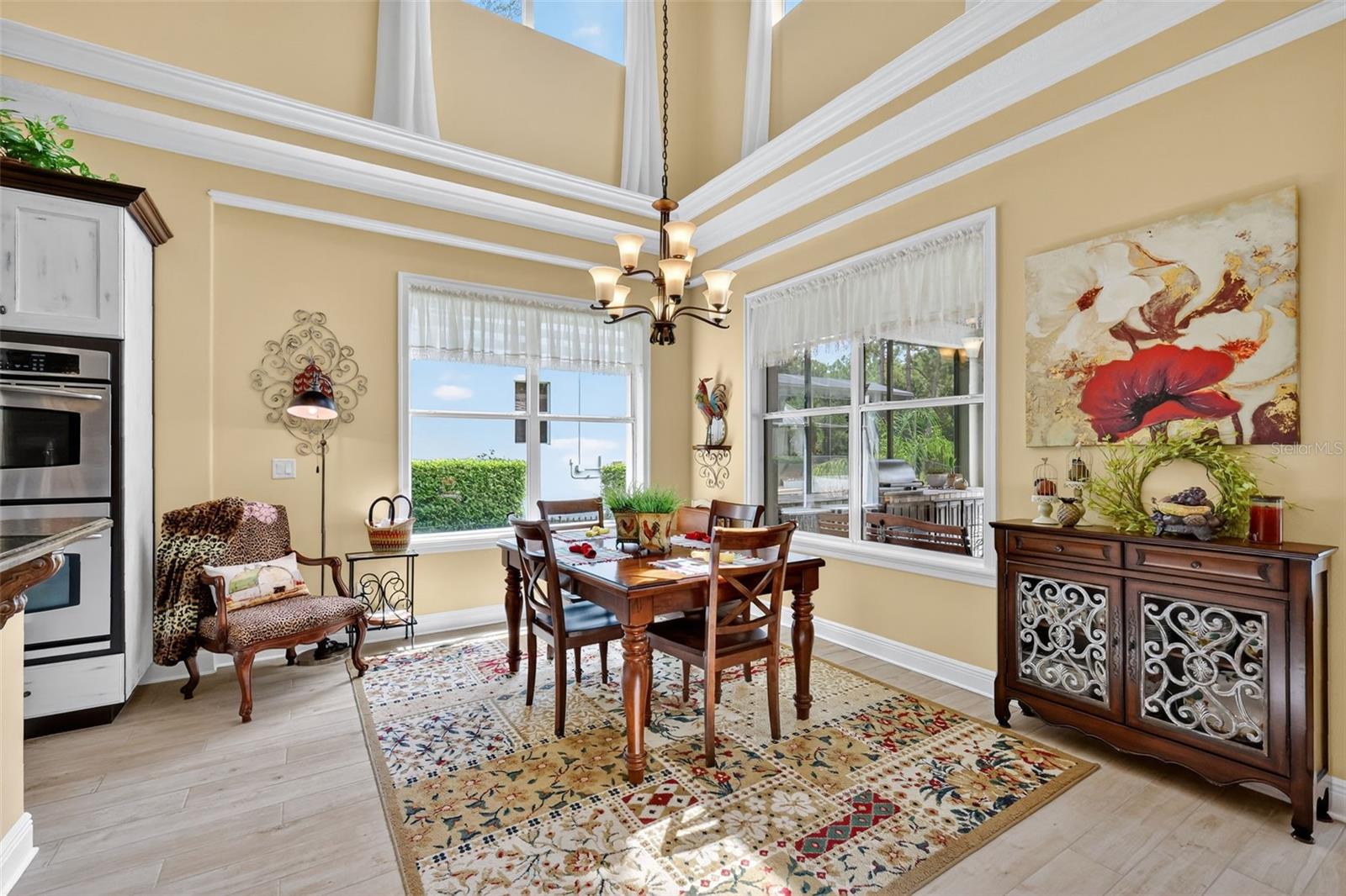 404 LONG AND WINDING RD, HOWEY IN THE HILLS, FL, 34737