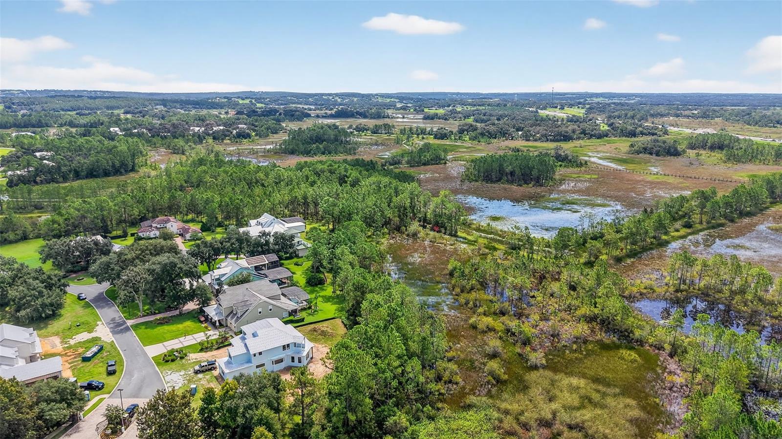 404 LONG AND WINDING RD, HOWEY IN THE HILLS, FL, 34737