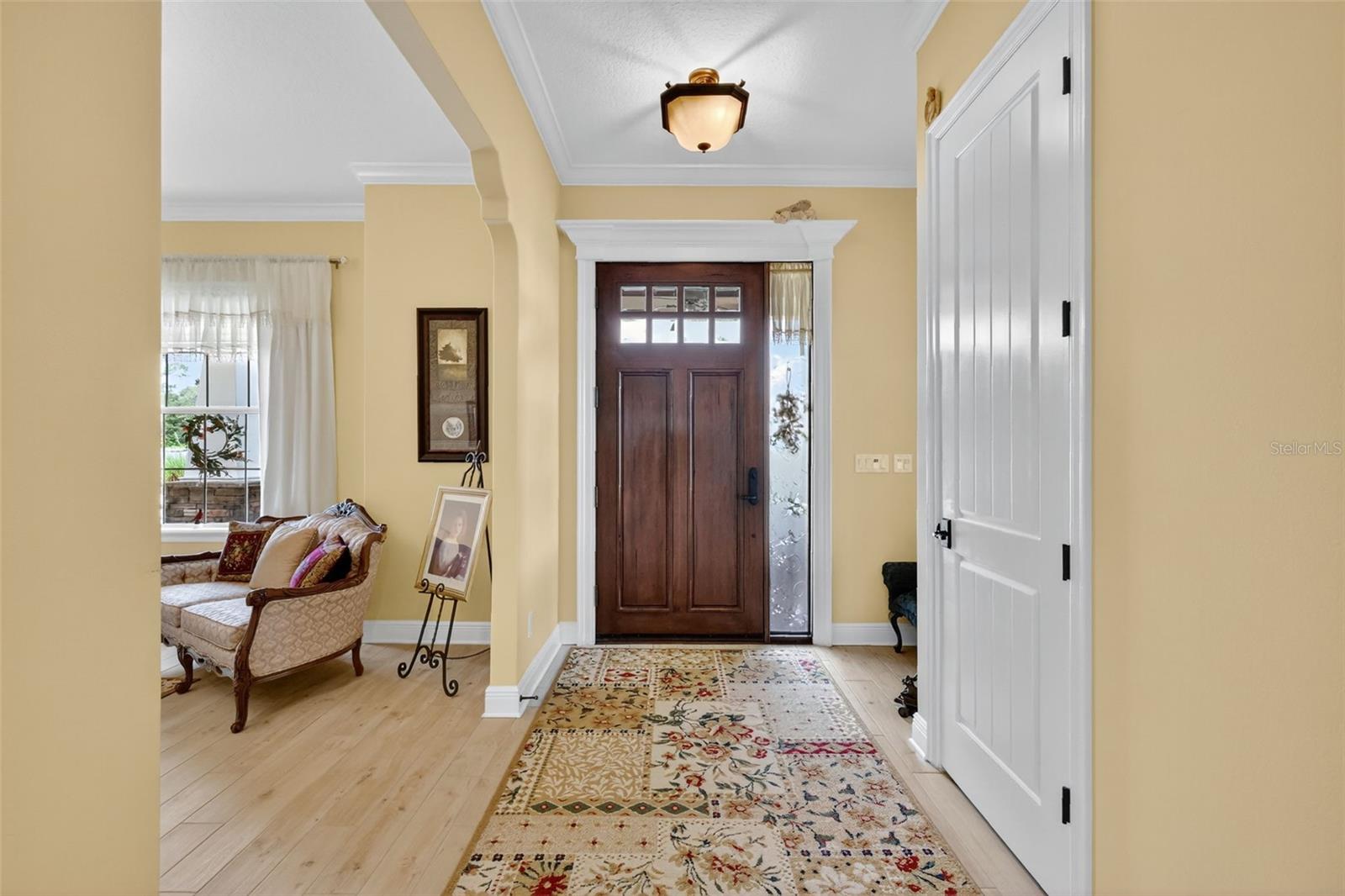 404 LONG AND WINDING RD, HOWEY IN THE HILLS, FL, 34737