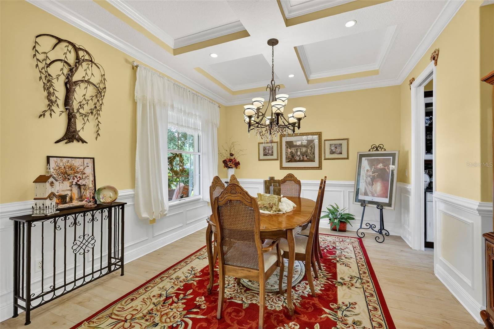 404 LONG AND WINDING RD, HOWEY IN THE HILLS, FL, 34737