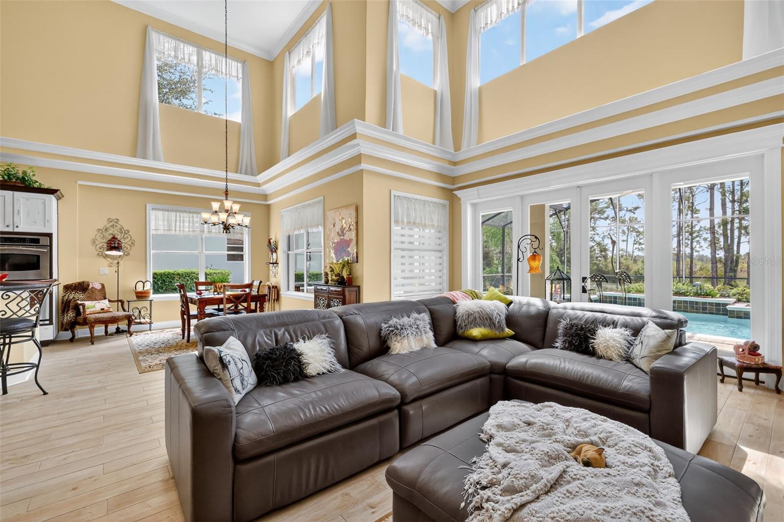 404 LONG AND WINDING RD, HOWEY IN THE HILLS, FL, 34737