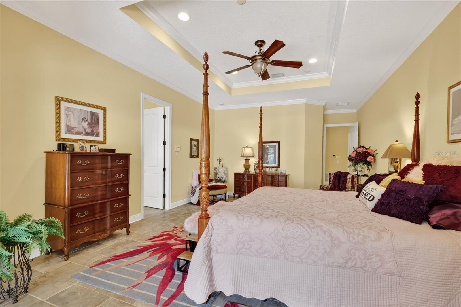 404 LONG AND WINDING RD, HOWEY IN THE HILLS, FL, 34737