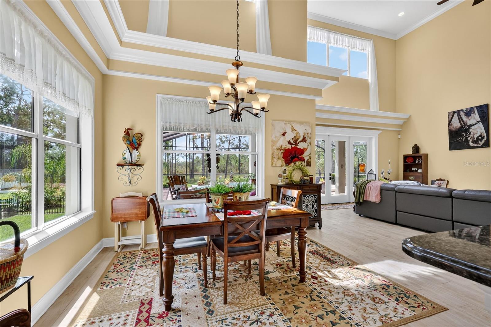 404 LONG AND WINDING RD, HOWEY IN THE HILLS, FL, 34737