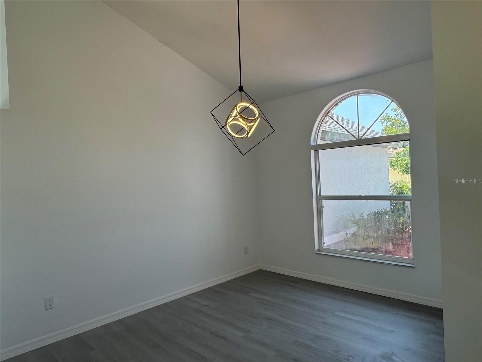 215 HOLLOWBROOK CIR, DAYTONA BEACH, FL, 32114