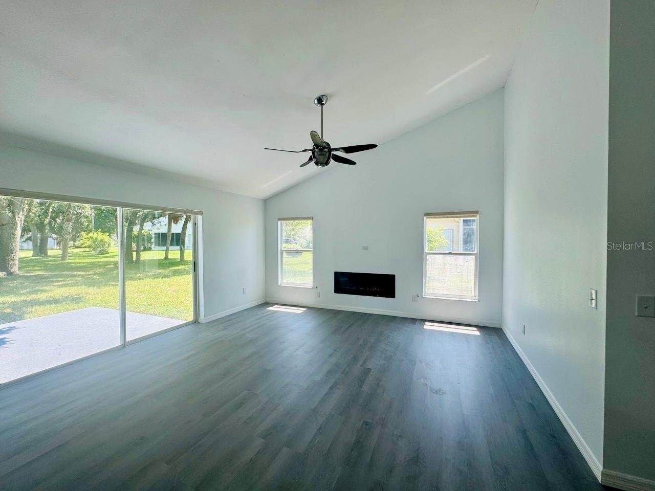 215 HOLLOWBROOK CIR, DAYTONA BEACH, FL, 32114