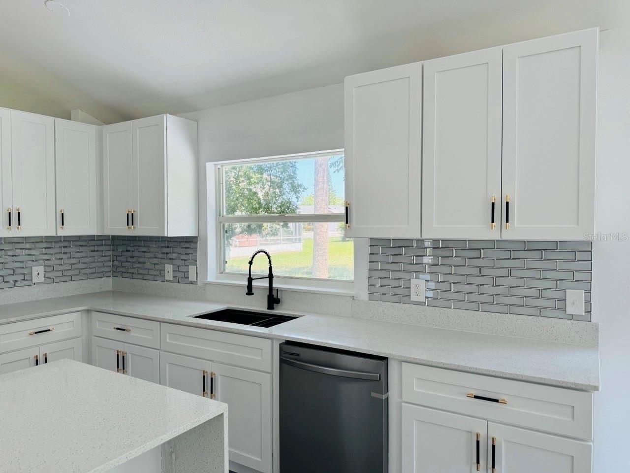 215 HOLLOWBROOK CIR, DAYTONA BEACH, FL, 32114