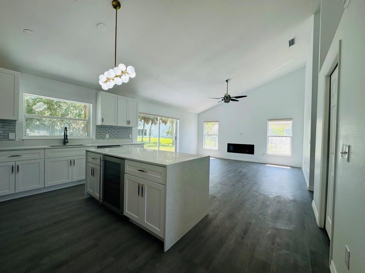 215 HOLLOWBROOK CIR, DAYTONA BEACH, FL, 32114