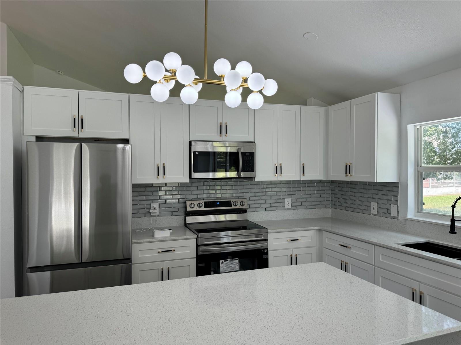 215 HOLLOWBROOK CIR, DAYTONA BEACH, FL, 32114