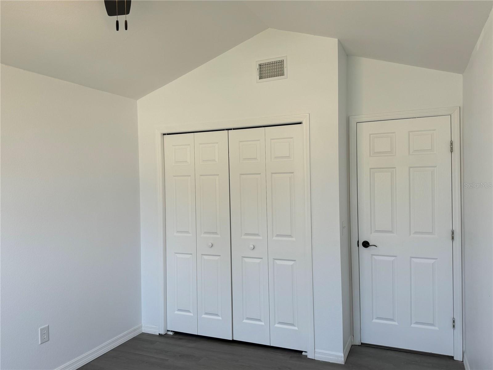 215 HOLLOWBROOK CIR, DAYTONA BEACH, FL, 32114