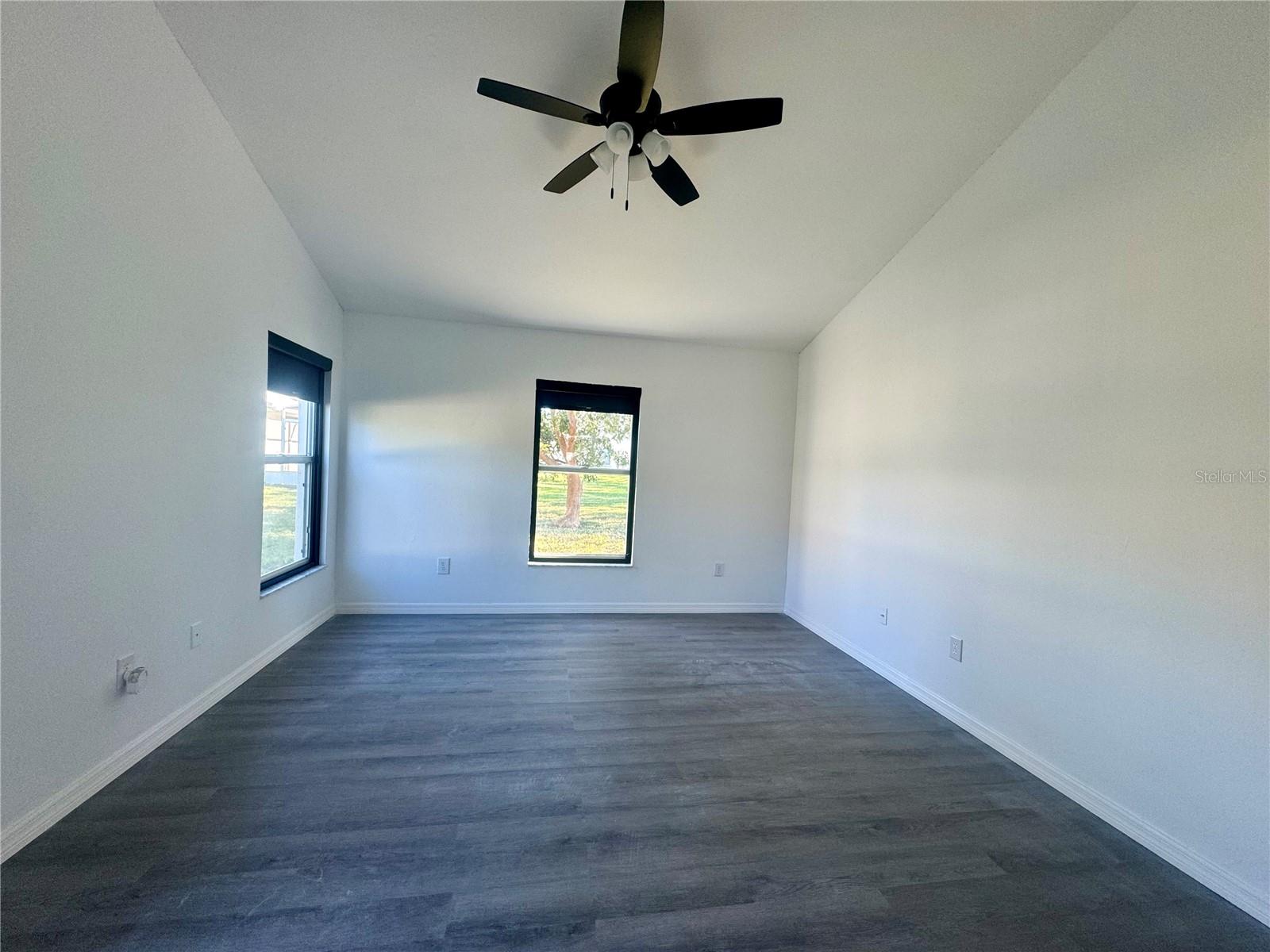 215 HOLLOWBROOK CIR, DAYTONA BEACH, FL, 32114