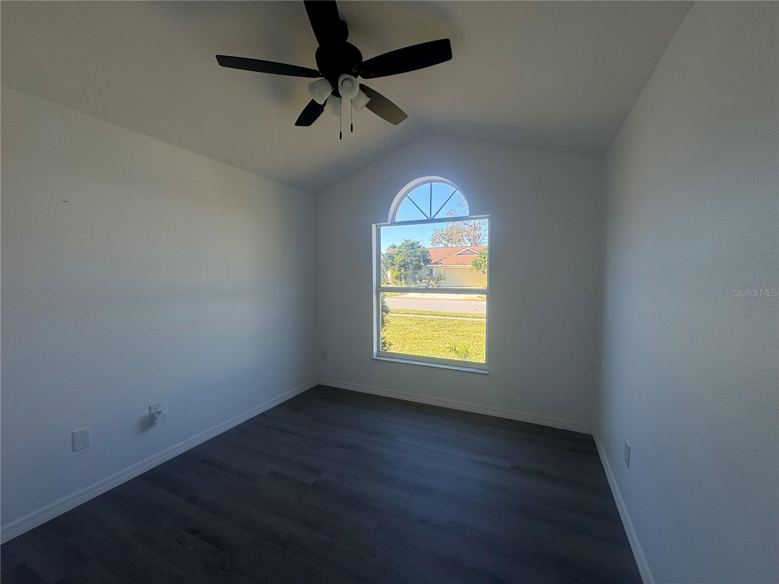 215 HOLLOWBROOK CIR, DAYTONA BEACH, FL, 32114