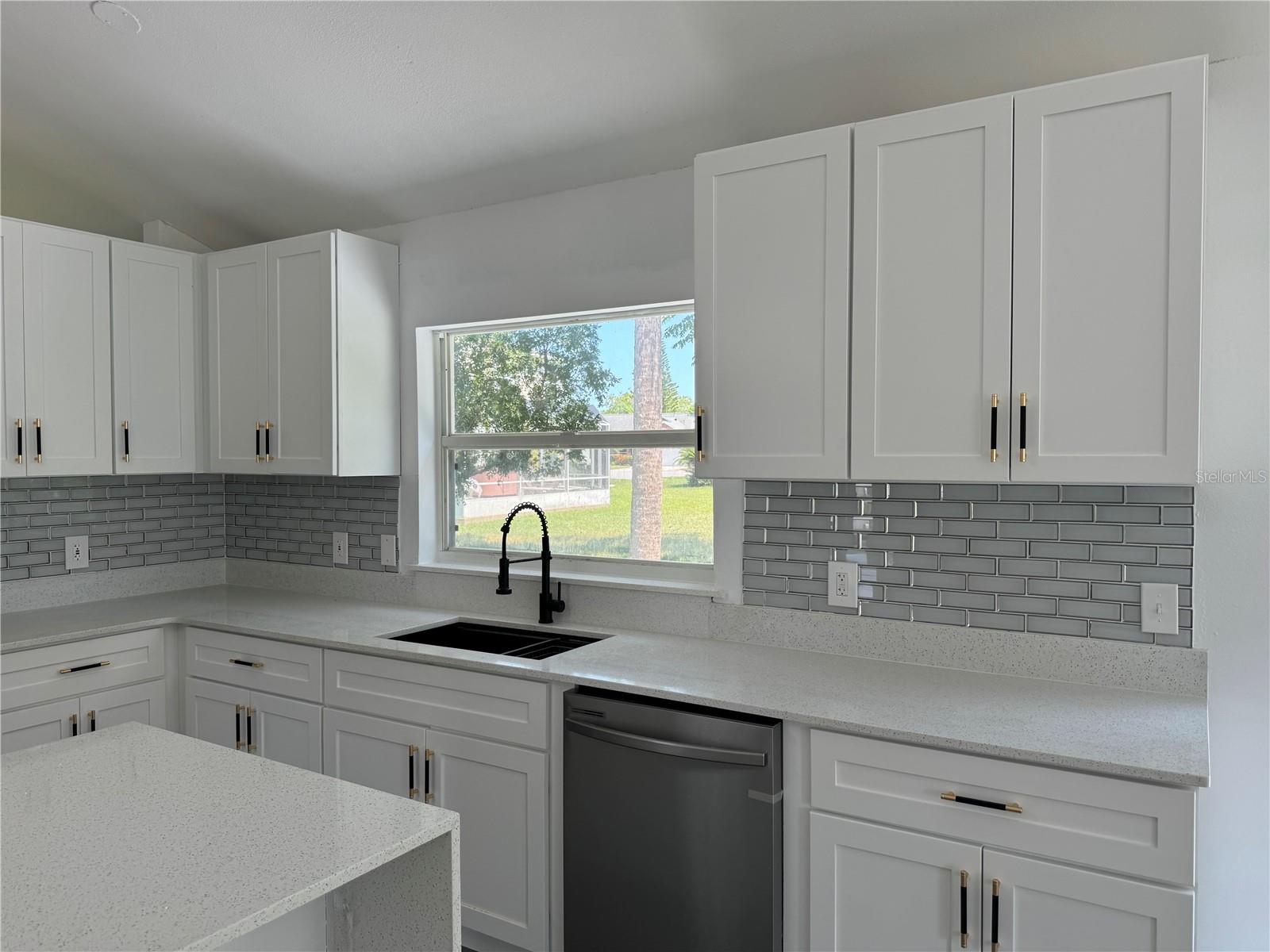 215 HOLLOWBROOK CIR, DAYTONA BEACH, FL, 32114