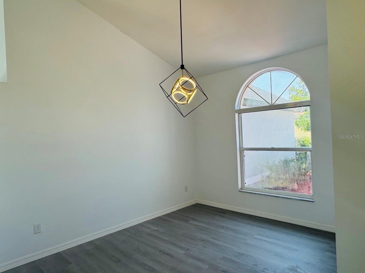 215 HOLLOWBROOK CIR, DAYTONA BEACH, FL, 32114