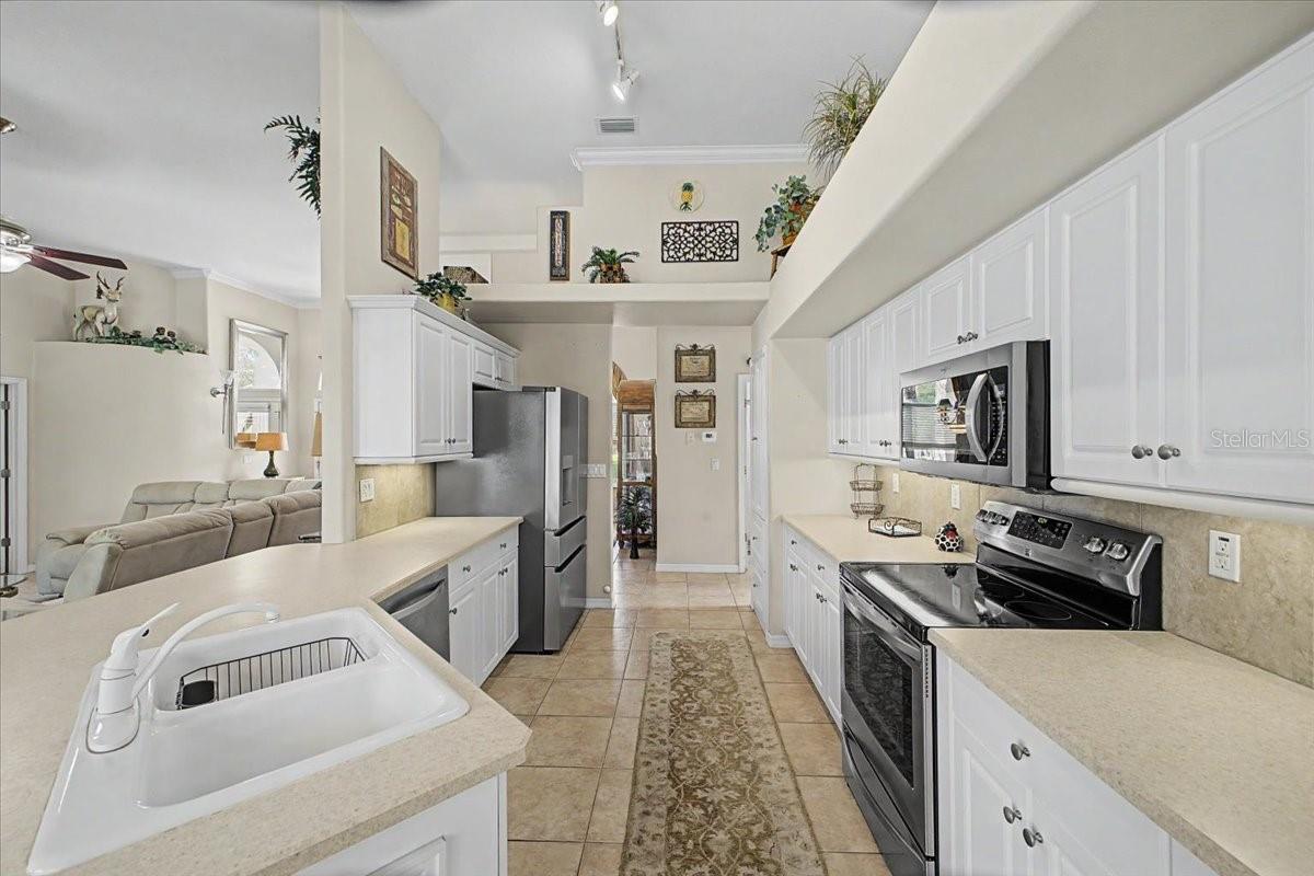 11 CRESCENT LAKE WAY, ORMOND BEACH, FL, 32174