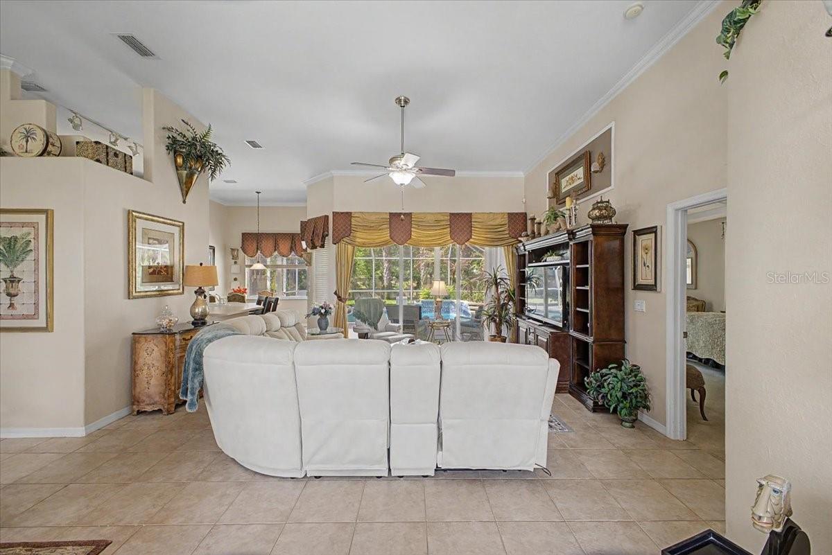 11 CRESCENT LAKE WAY, ORMOND BEACH, FL, 32174