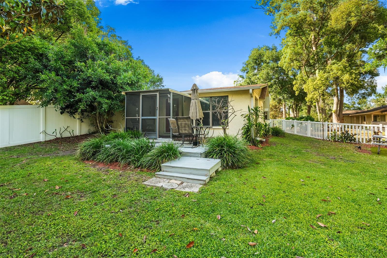 17301 ESTES RD, LUTZ, FL, 33548