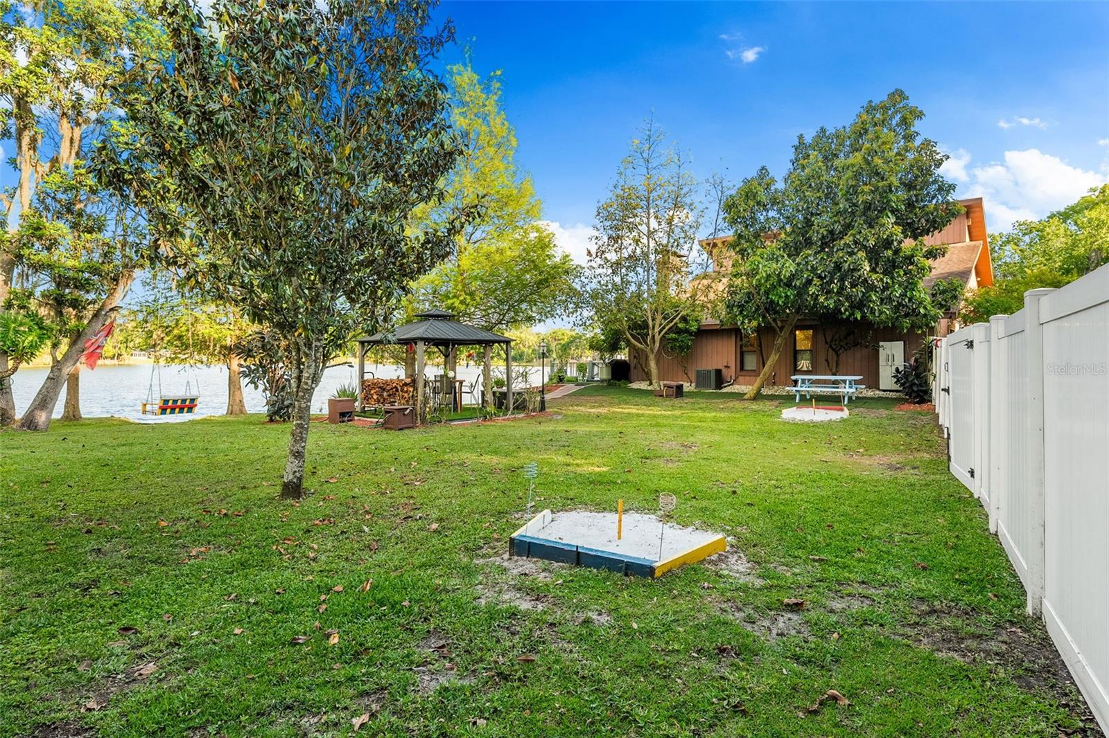 17301 ESTES RD, LUTZ, FL, 33548