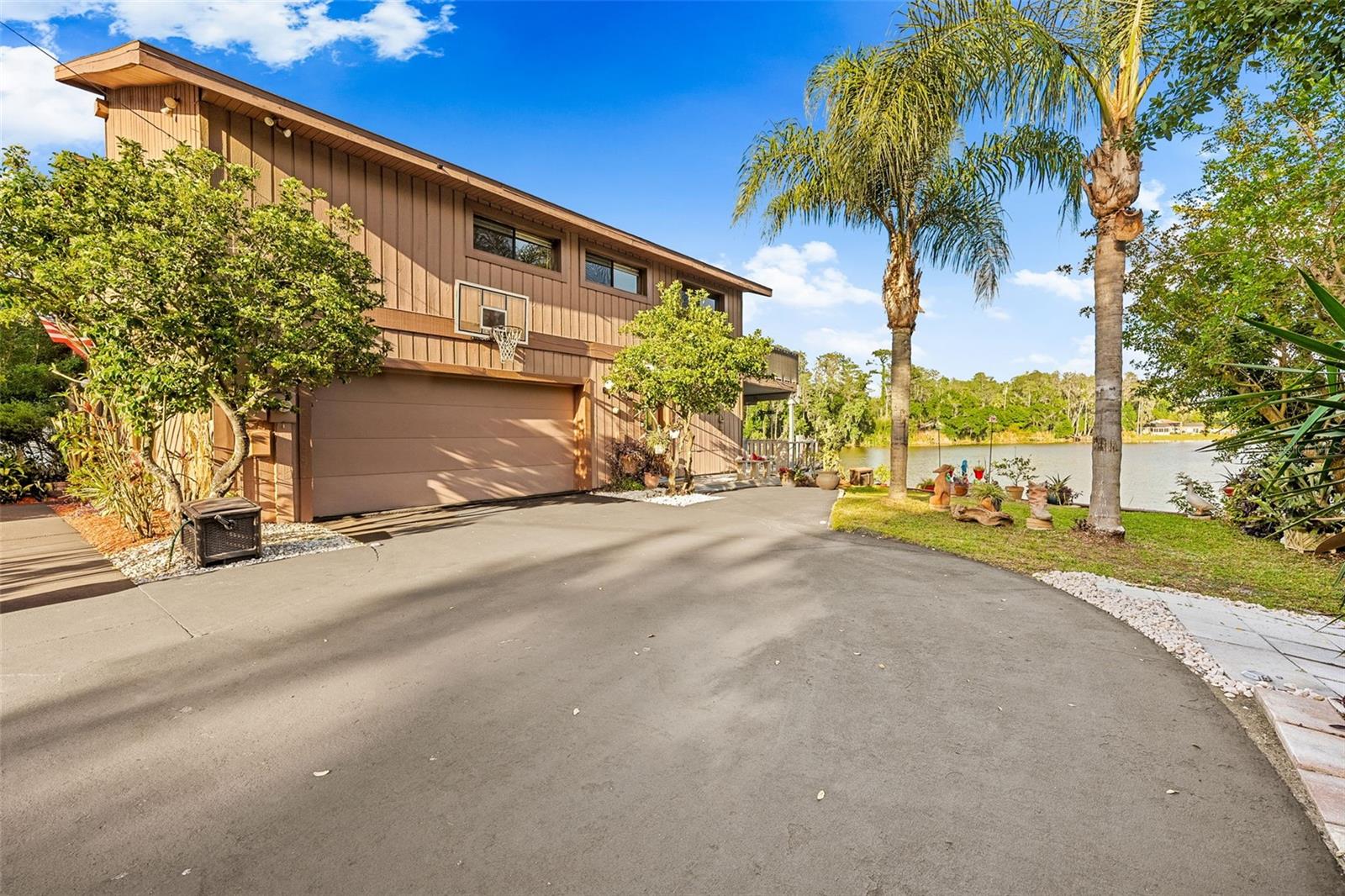 17301 ESTES RD, LUTZ, FL, 33548