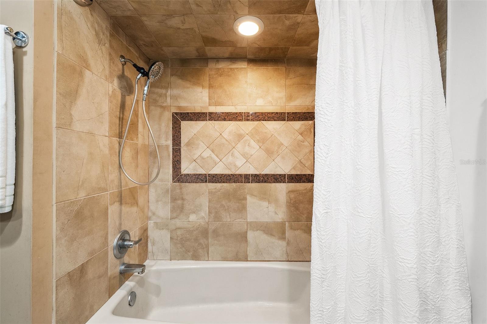 17301 ESTES RD, LUTZ, FL, 33548