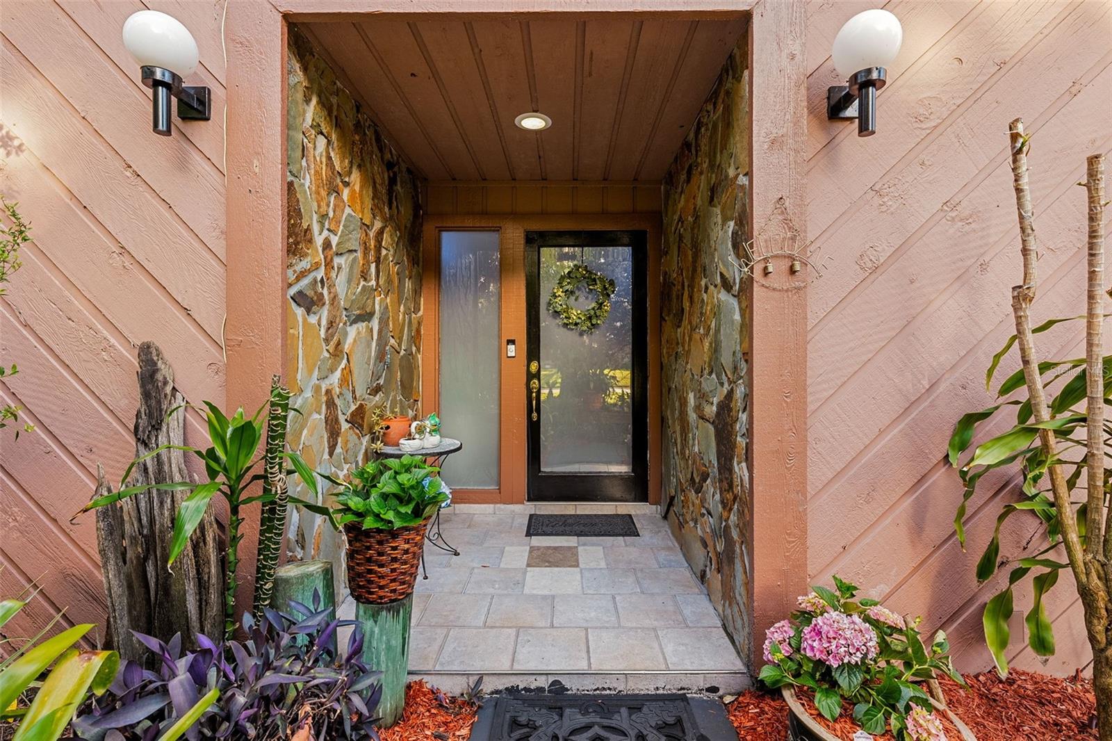 17301 ESTES RD, LUTZ, FL, 33548