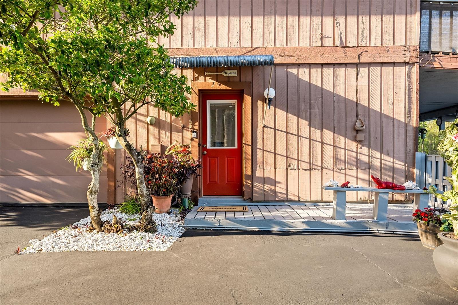 17301 ESTES RD, LUTZ, FL, 33548