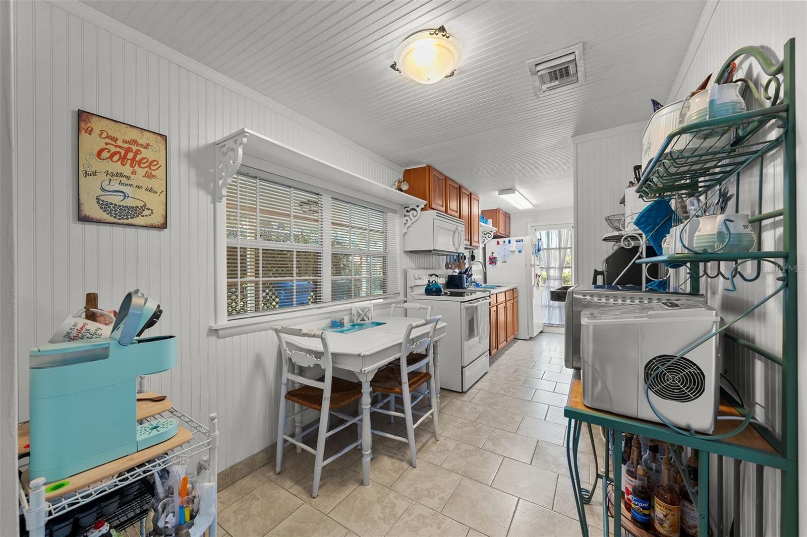 17301 ESTES RD, LUTZ, FL, 33548