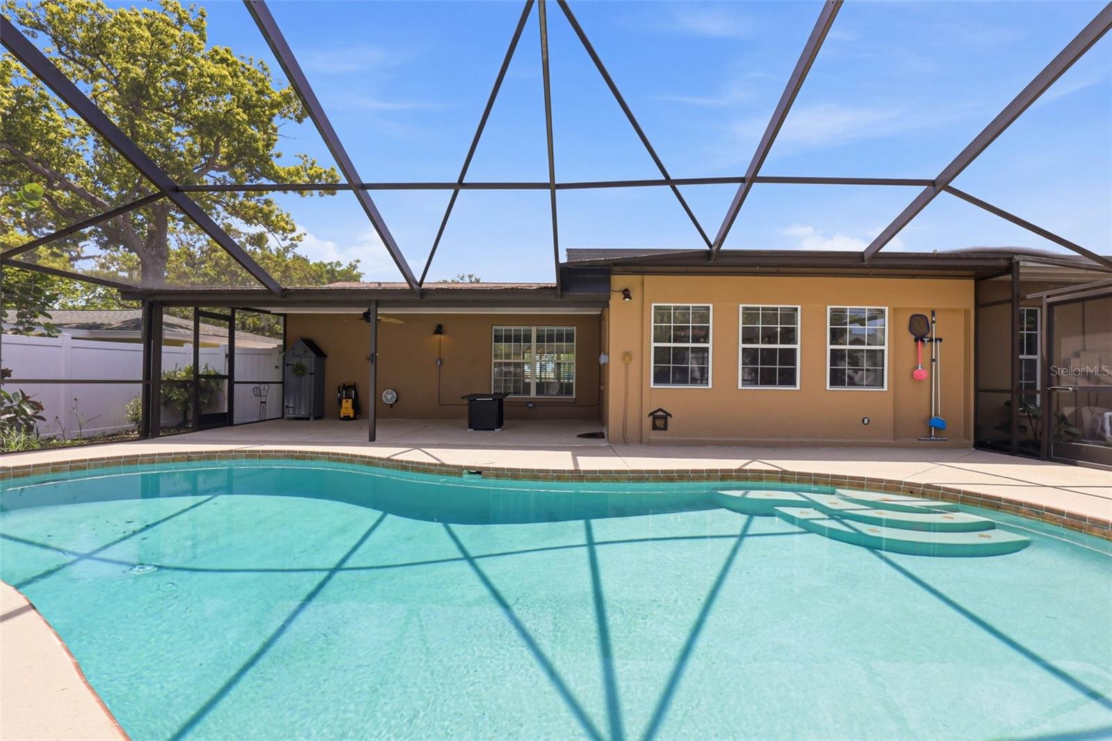 14649 BAY DR, LARGO, FL, 33774