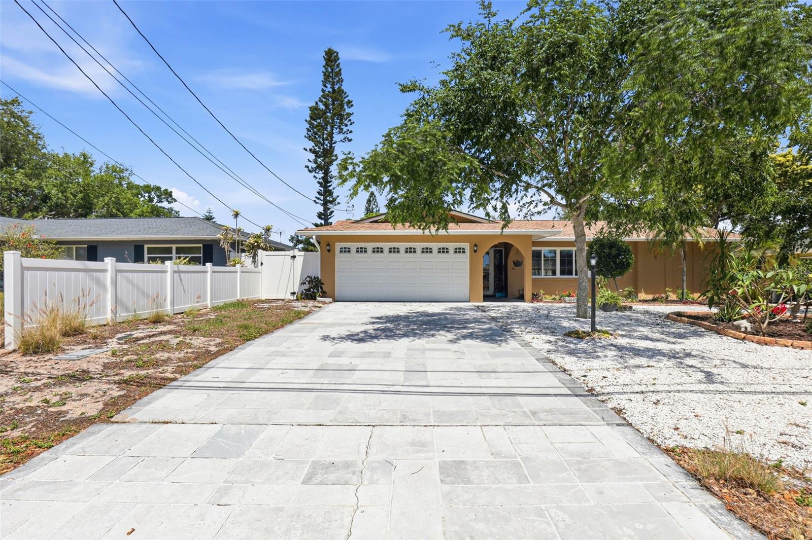 14649 BAY DR, LARGO, FL, 33774