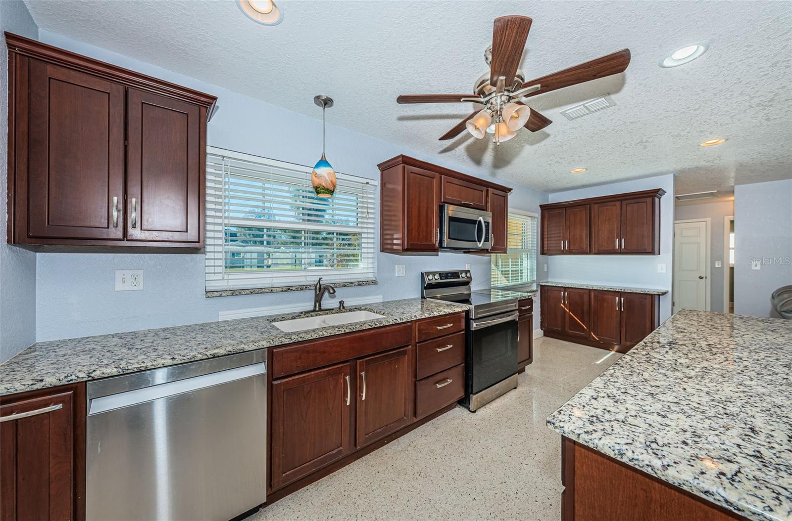 14025 YACHT CLUB BLVD, SEMINOLE, FL, 33776
