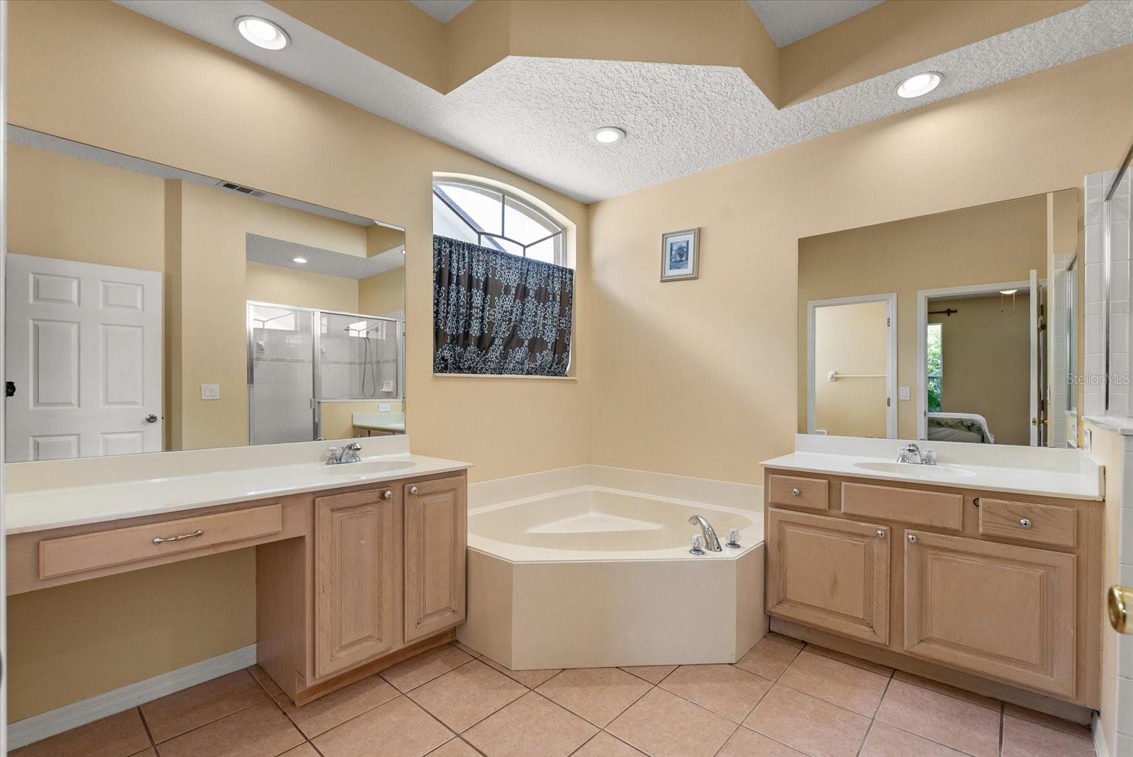 3377 STERLING LAKE CIR, OVIEDO, FL, 32765